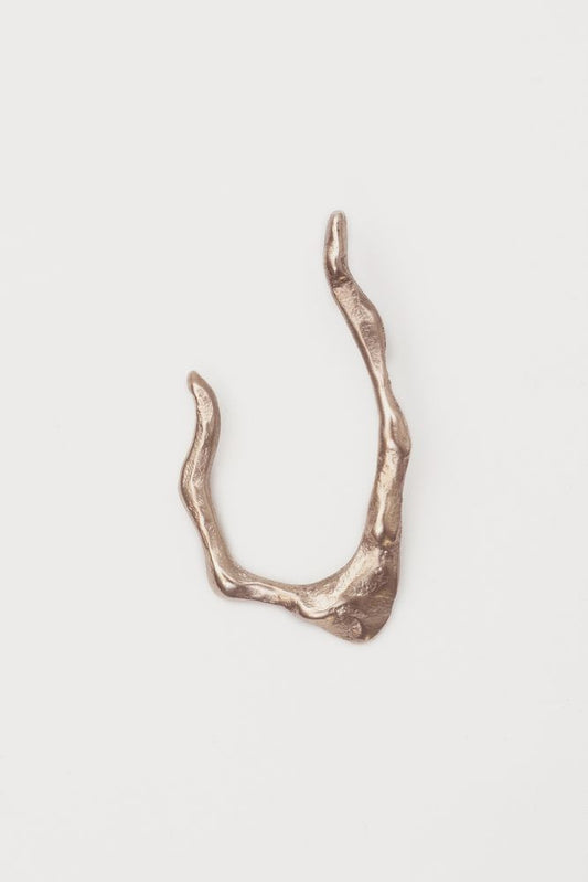 OUTLINES LARGE EARRING LEFT