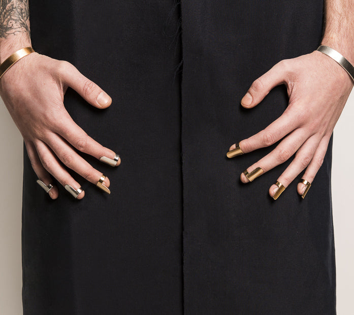 LINES LARGE NAIL RING SILVER