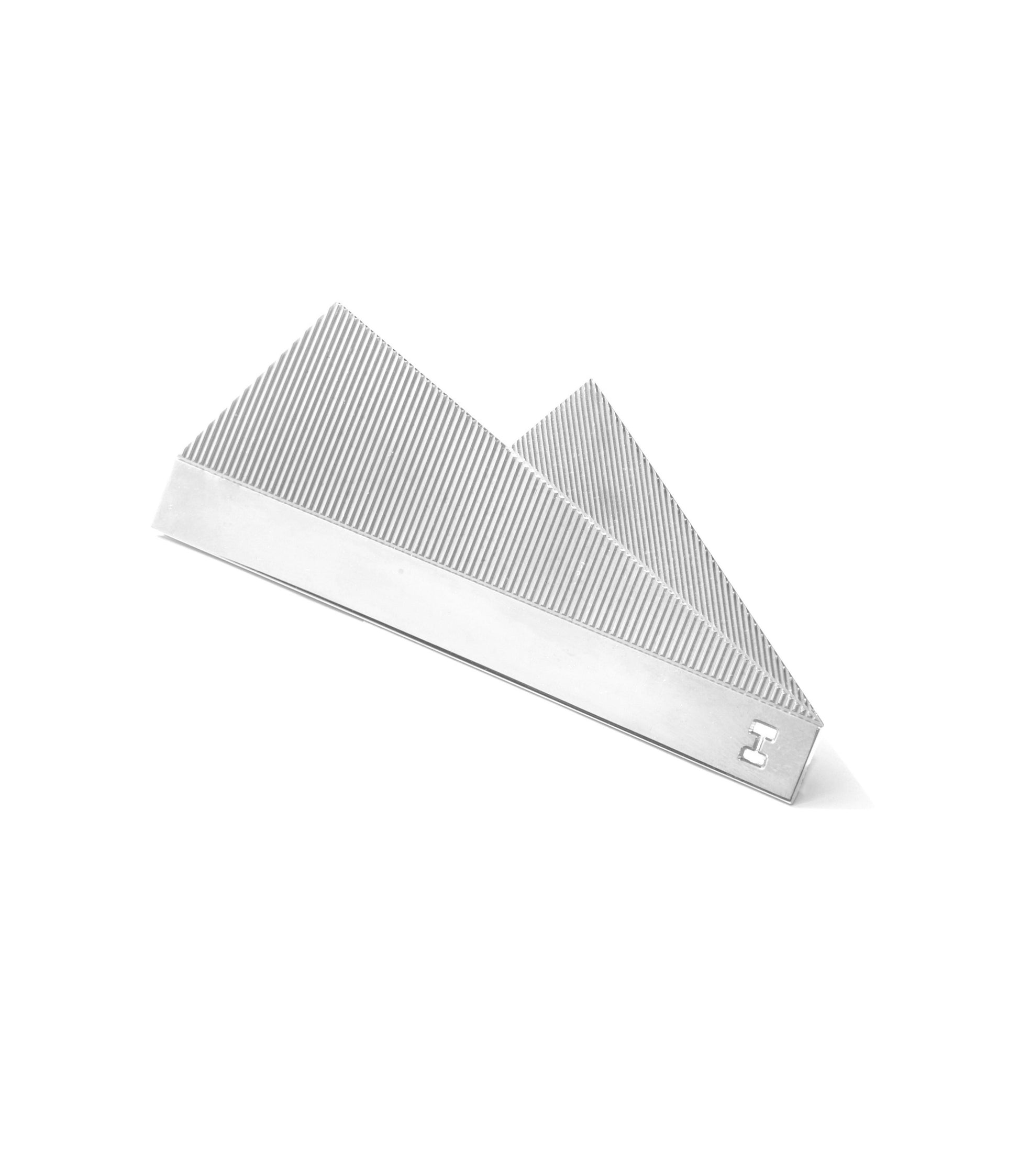 OHIRI BROOCH POCKET SQUARE SILVER